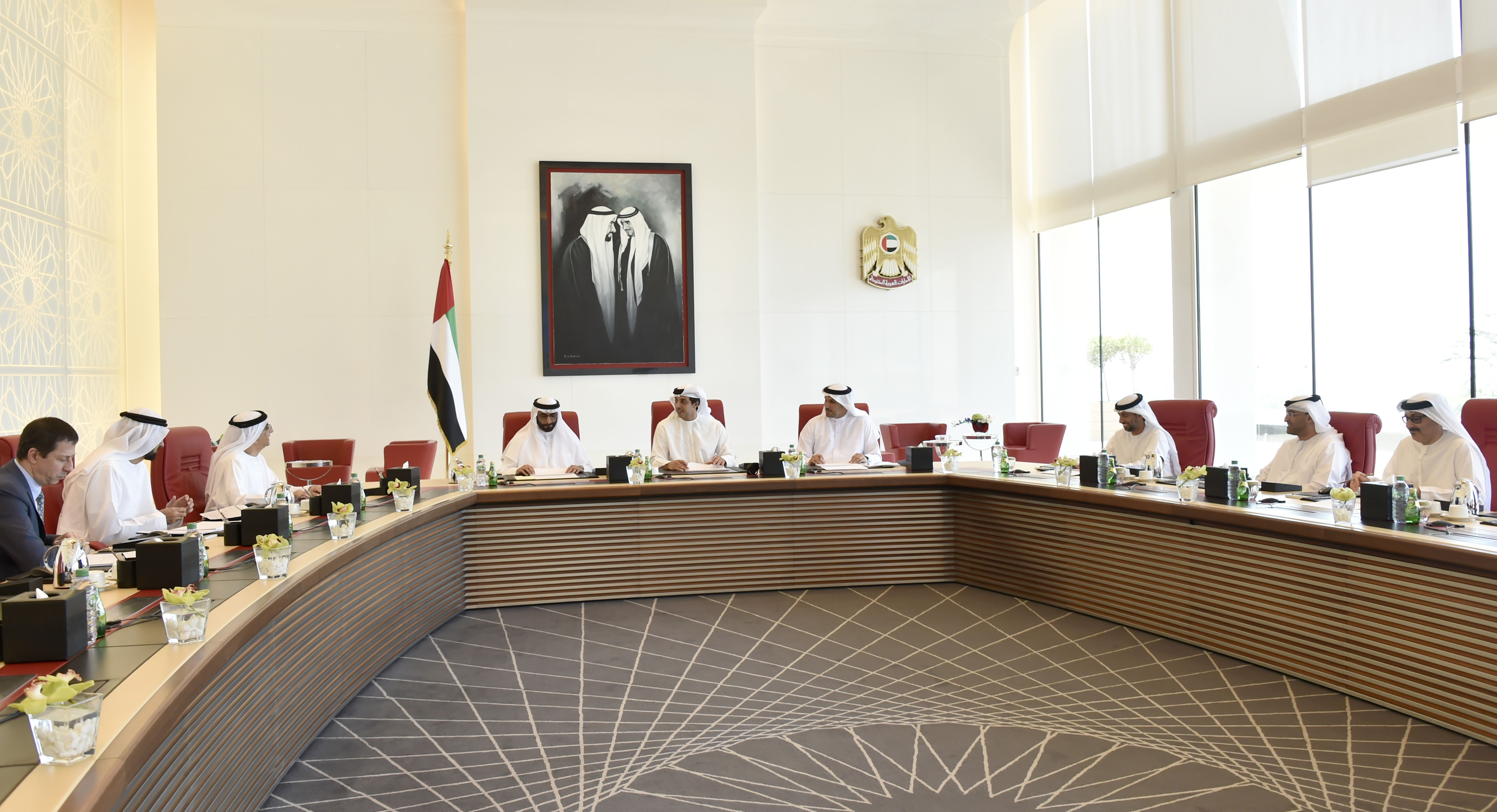منصور بن زايد يرأس اجتماع اللجنة التنفيذية لمجلس إدارة شركة مبادلة للاستثمار