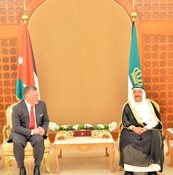 أمير الكويت والعاهل الأردني يبحثان التوصل لحلول سياسية لأزمات المنطقة