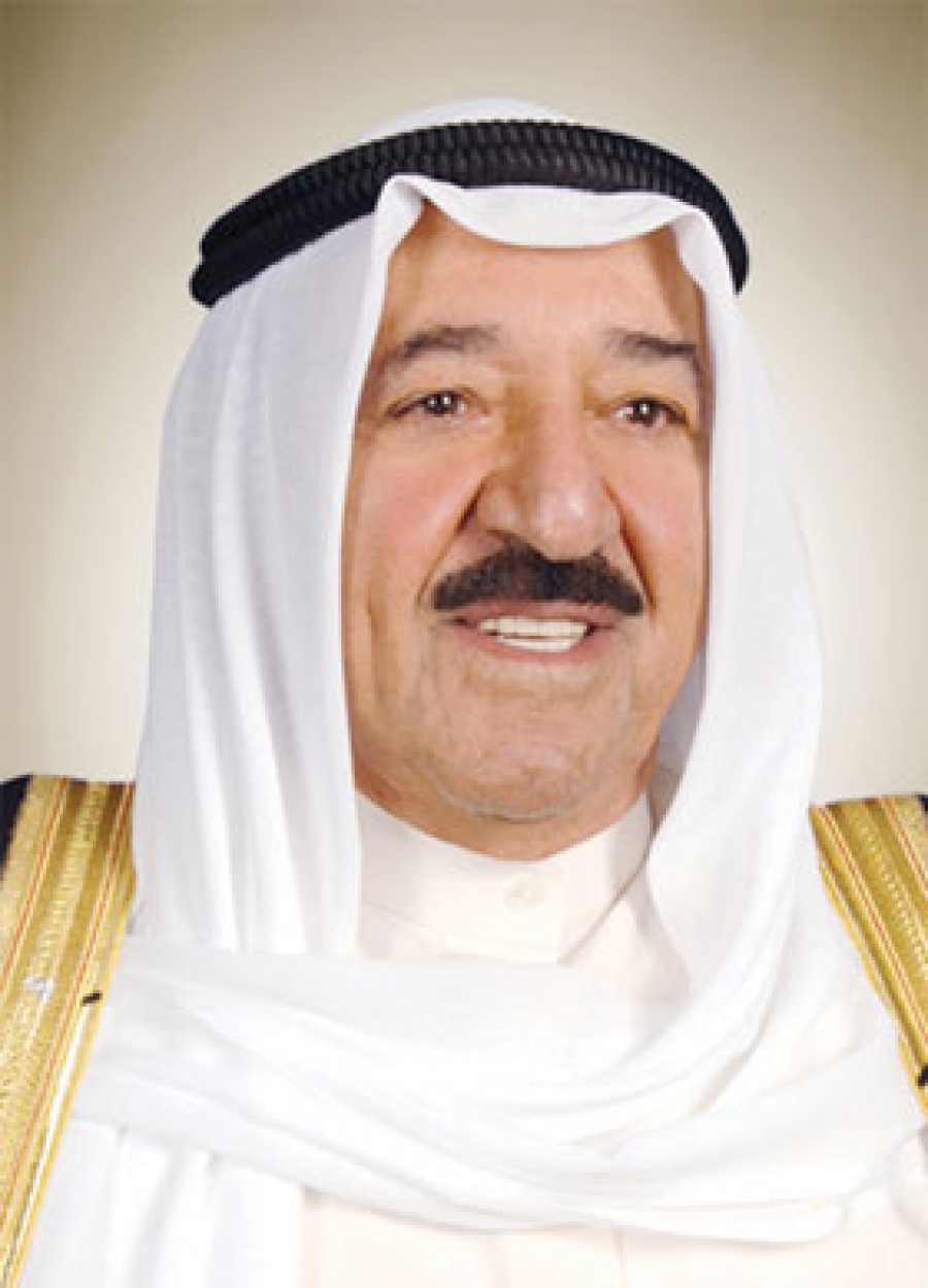 أمير الكويت يعرب عن أمله في تجاوز الأزمة مع قطر