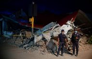 65 قتيلا في الزلزال واثنان آخران في الاعصار كاتيا في المكسيك