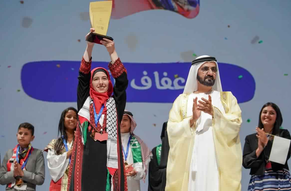 محمد بن راشد يتوج أبطال تحدي القراءة العربي في دورته الثانية ويعلن تحويل التحدي للعالمية