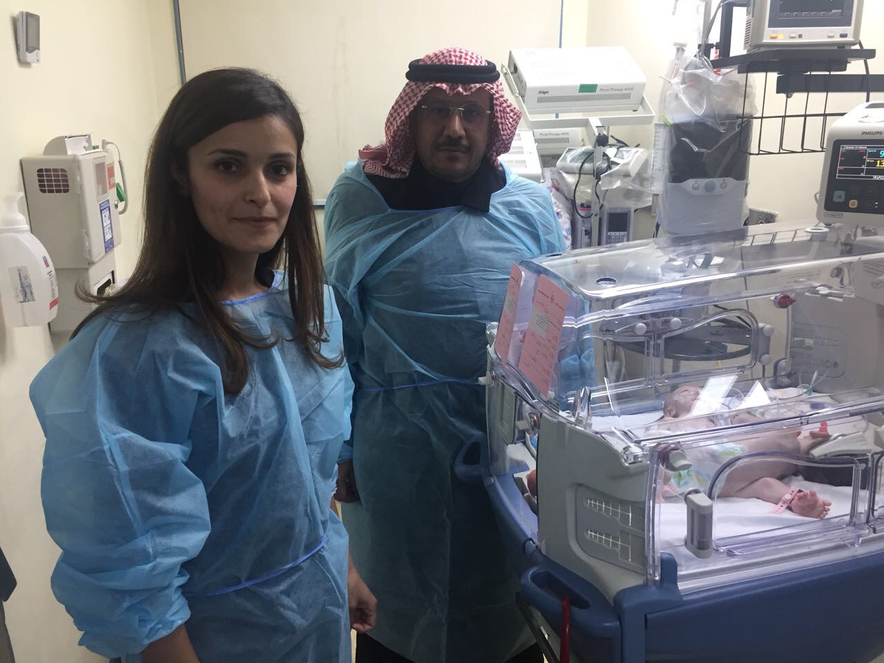 خادم الحرمين الشريفين يوجه بعلاج توأم سيامي من غزة في المملكة