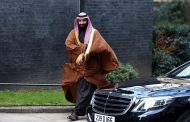 ( محمد بن سلمان ) ... نظرة بعيدة توثق تفاصيل الصورة !