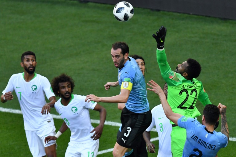 مونديال 2018: الأوروغواي وروسيا في ثمن النهائي على حساب مصر والسعودية